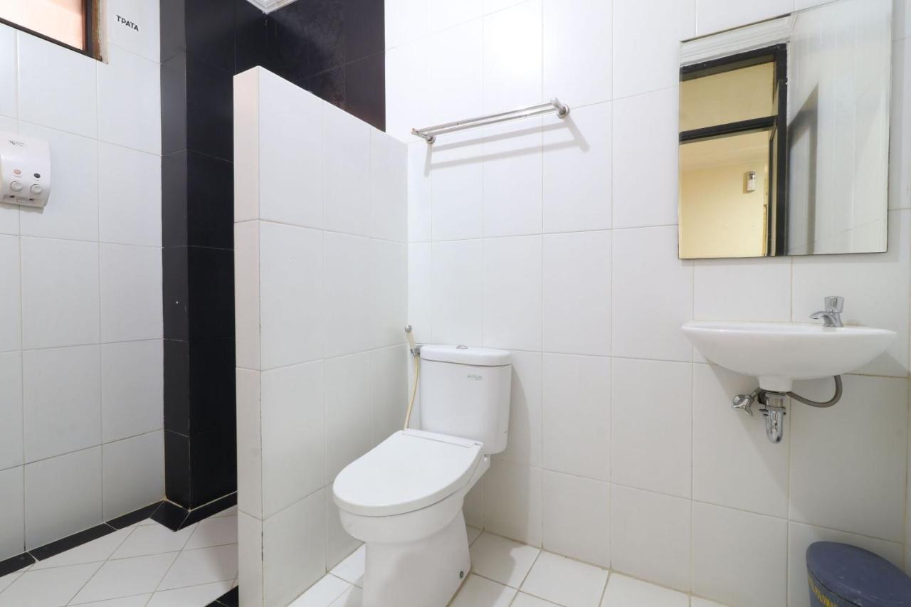 C'One Hotel Pulomas Джакарта Екстериор снимка